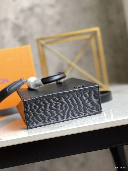 WIS PETIT PLAT SAC VUITTON LOUIS 0309